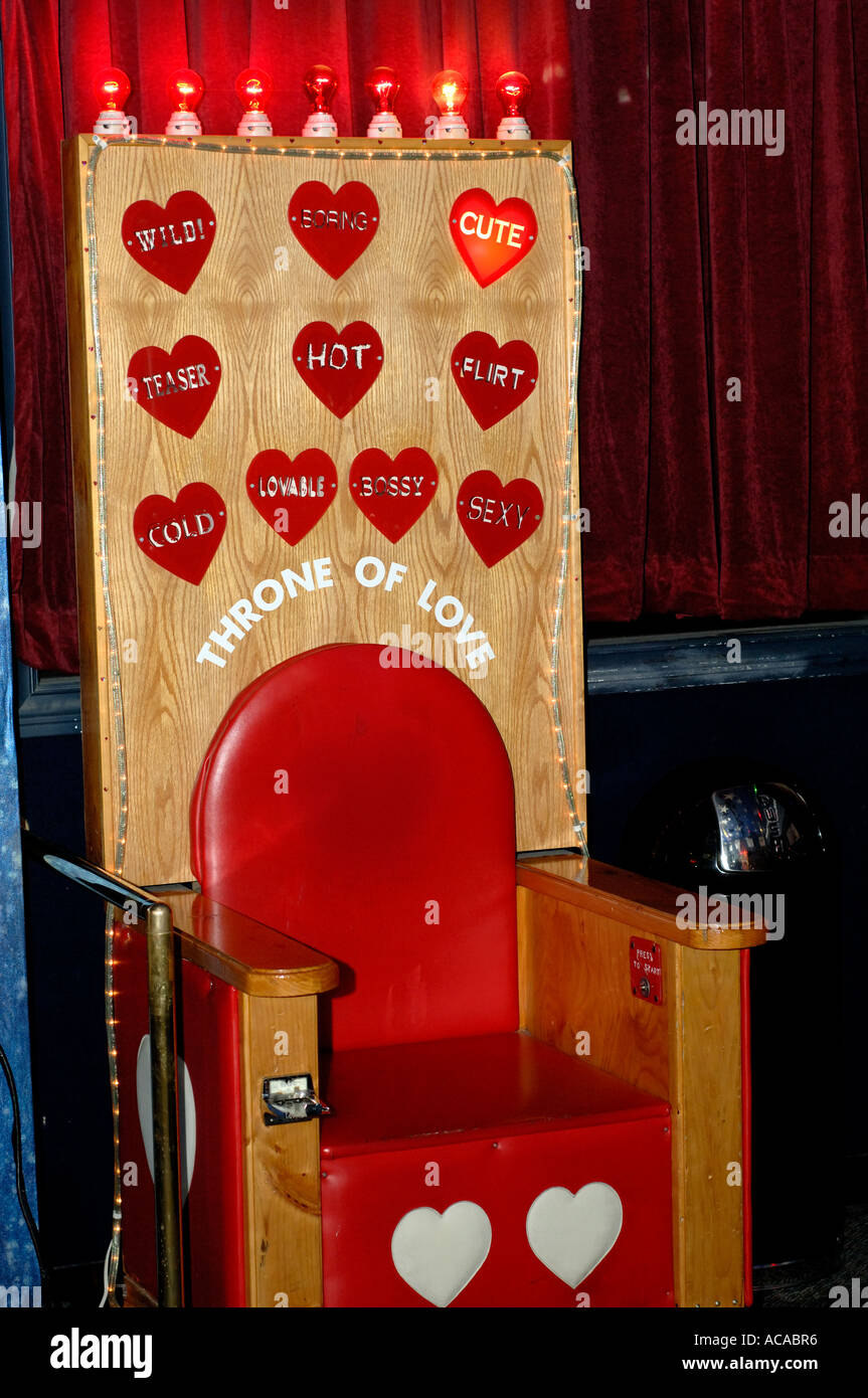 Credeteci o no di Ripley Museo Odditorium amore sedia forma di cuore trono Foto Stock