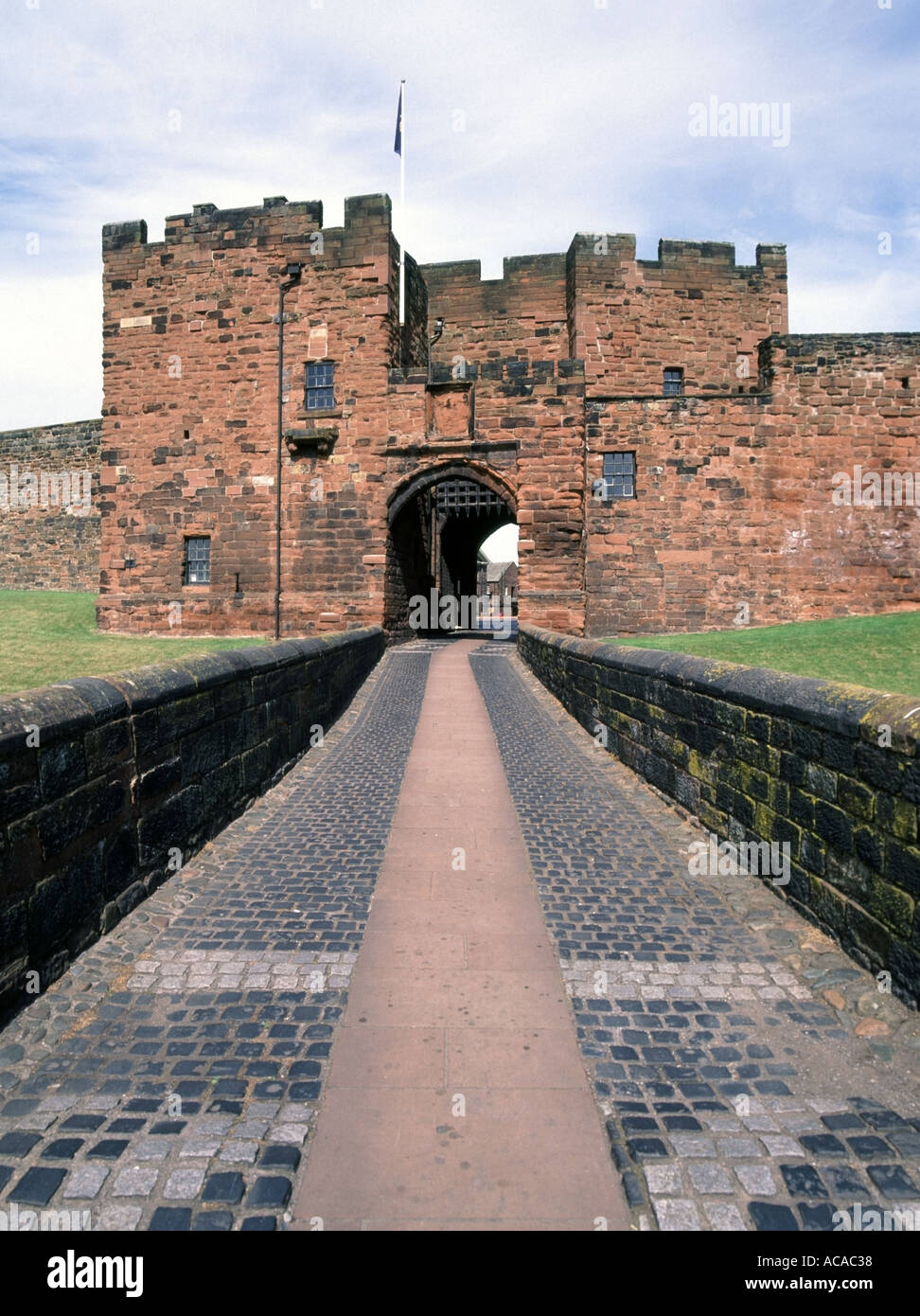 Carlisle ingresso del castello medievale che ha associazioni con la regina Maria di Scozia nella cura del patrimonio Inglese EH Foto Stock