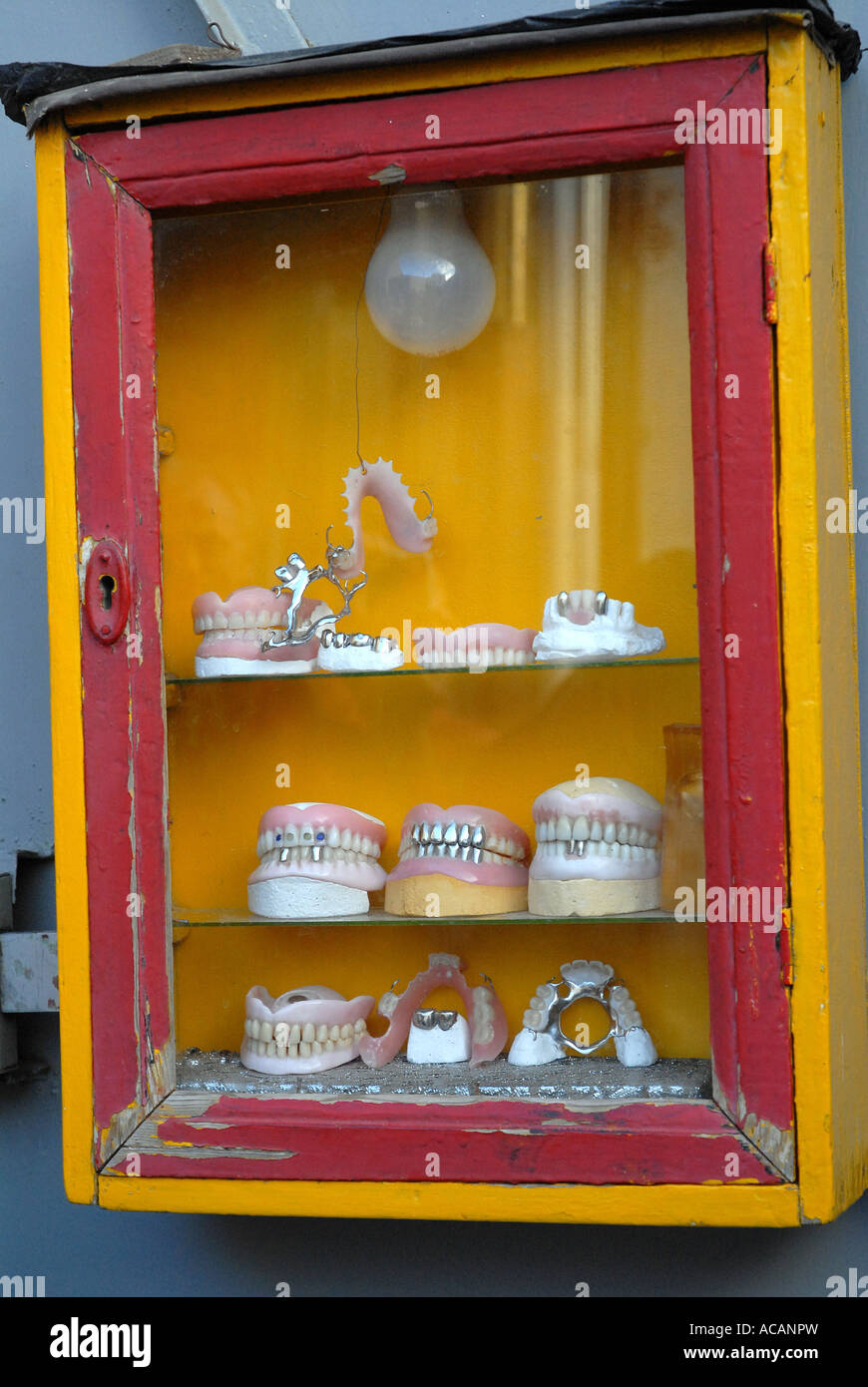 Dentista pubblicità in Meknes, Marocco, Africa Foto Stock