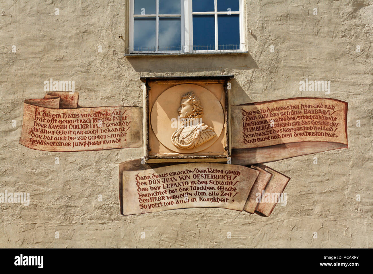 Iscrizione commemorativa per Don Juan d'Austria presso l'Hotel Zum goldenen Kreuz, Haidplatz, Regensburg, Alto Palatinato, Baviera, Foto Stock