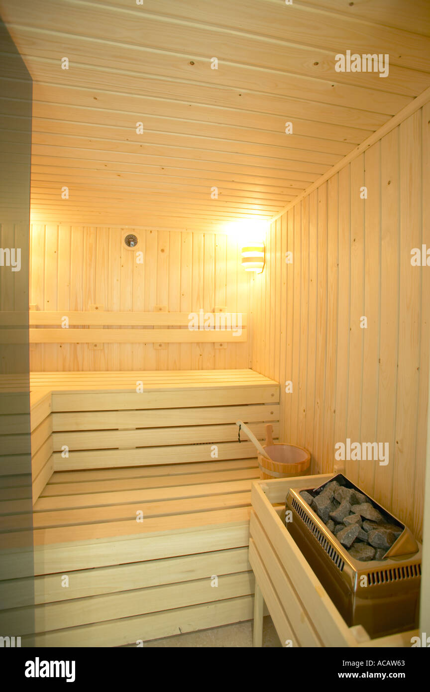 Sauna nella zona piscina della grande casa nuova Foto Stock
