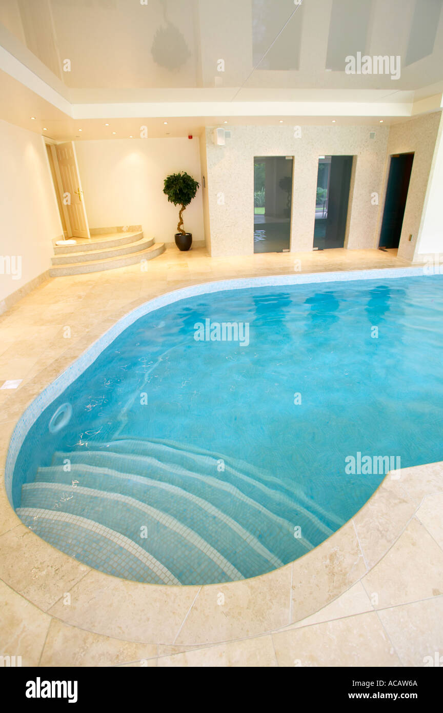 Grande piscina in staccata home Foto Stock