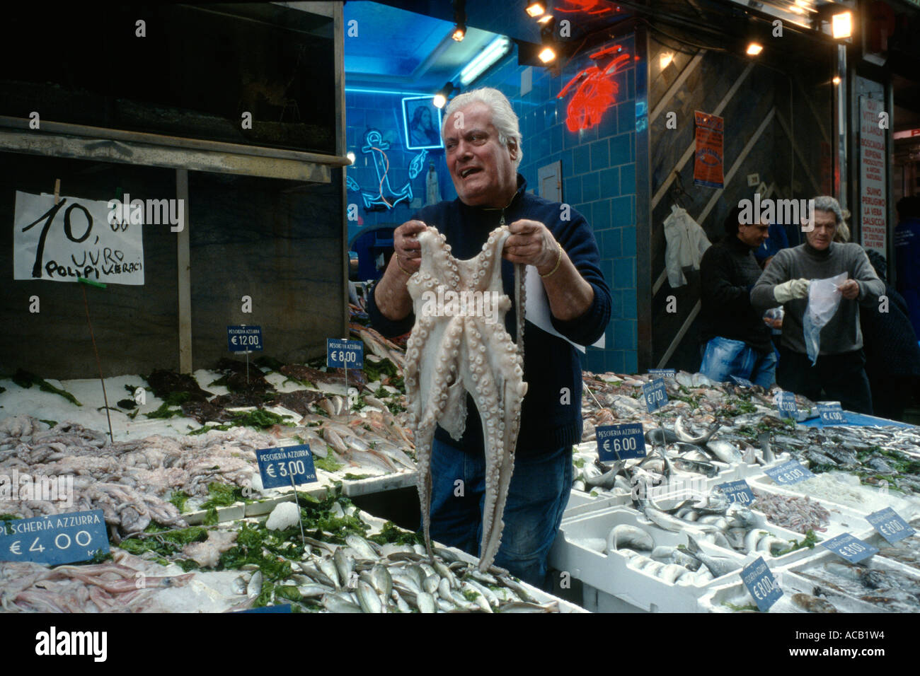 Napoli Italia Mercato del Pesce Pescheria Azzurra su La Pignasecca Foto Stock