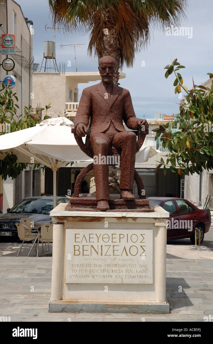 Uomo politico greco Eleftherios Venizelos statua che si trova nella città di Kissamos, greca isola di Creta Foto Stock