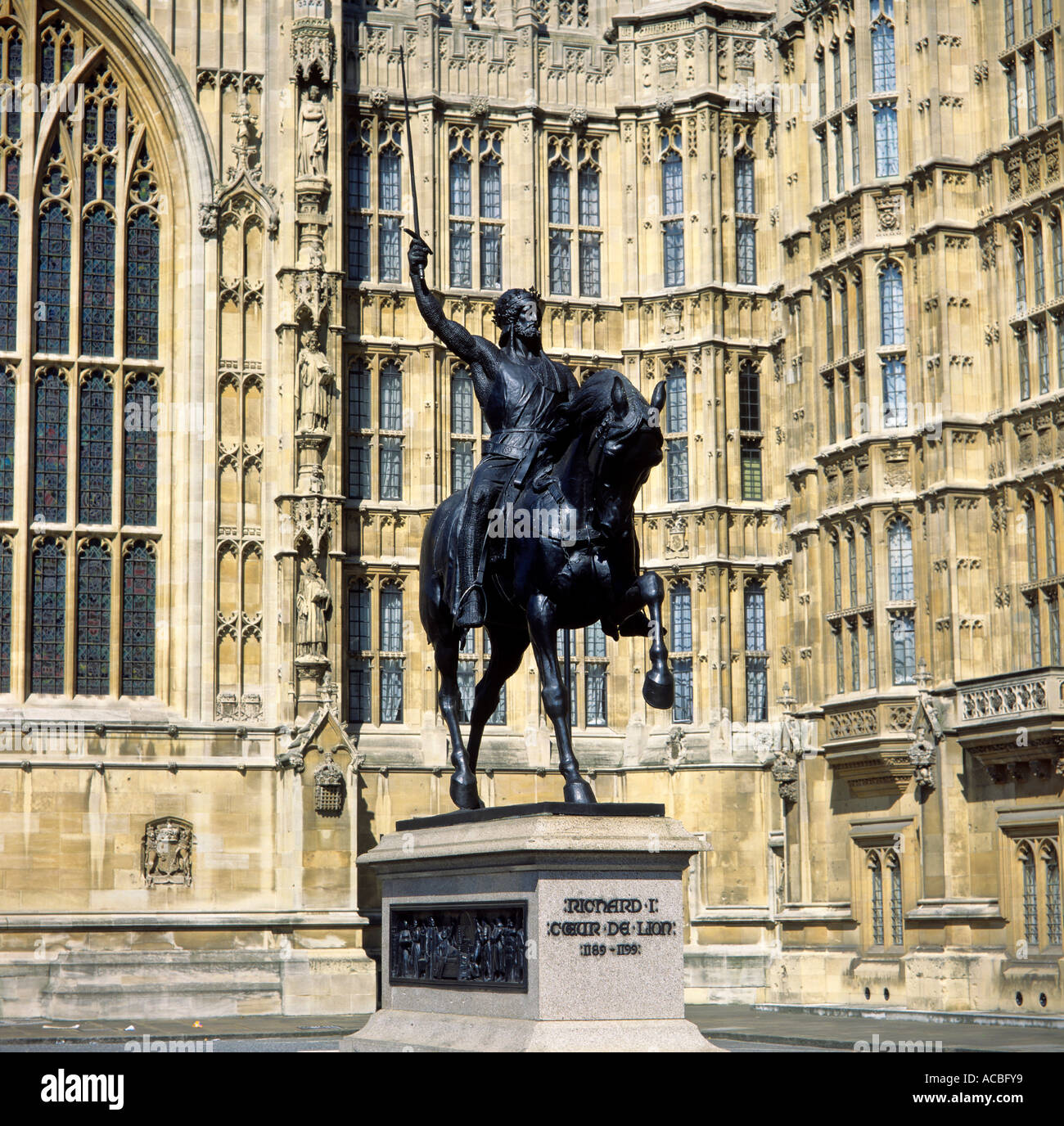 Re Riccardo Cuor di leone richard il primo al di fuori di Westminster Case del Parlamento Londra Inghilterra gran bretagna uso editoriale o Foto Stock