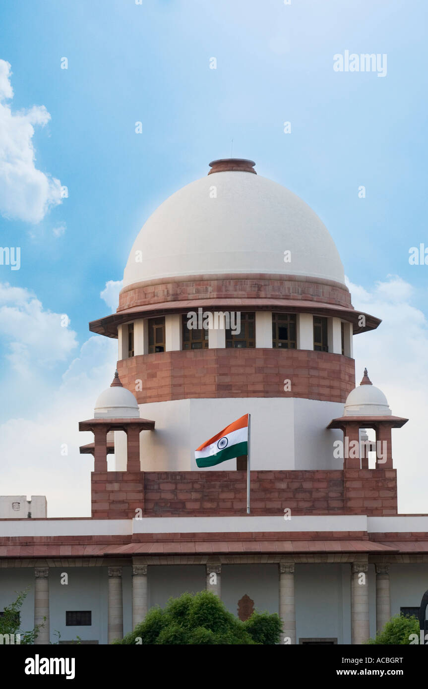 Alta Vista in sezione di un edificio governativo, la Corte suprema, New Delhi, India Foto Stock