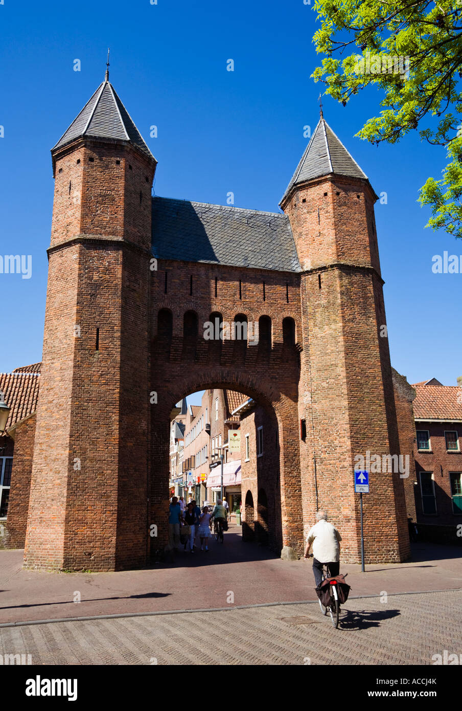 Il Kamperbinnenpoort town gate ad Amersfoort, Paesi Bassi, Olanda Foto Stock