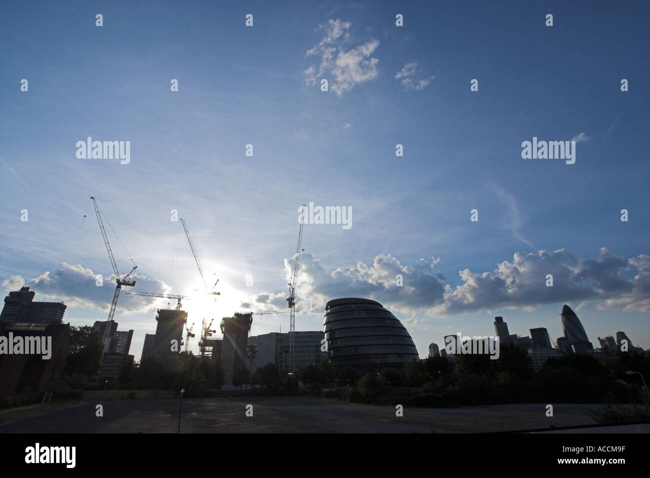 Londra cityscape skyline al tramonto Foto Stock