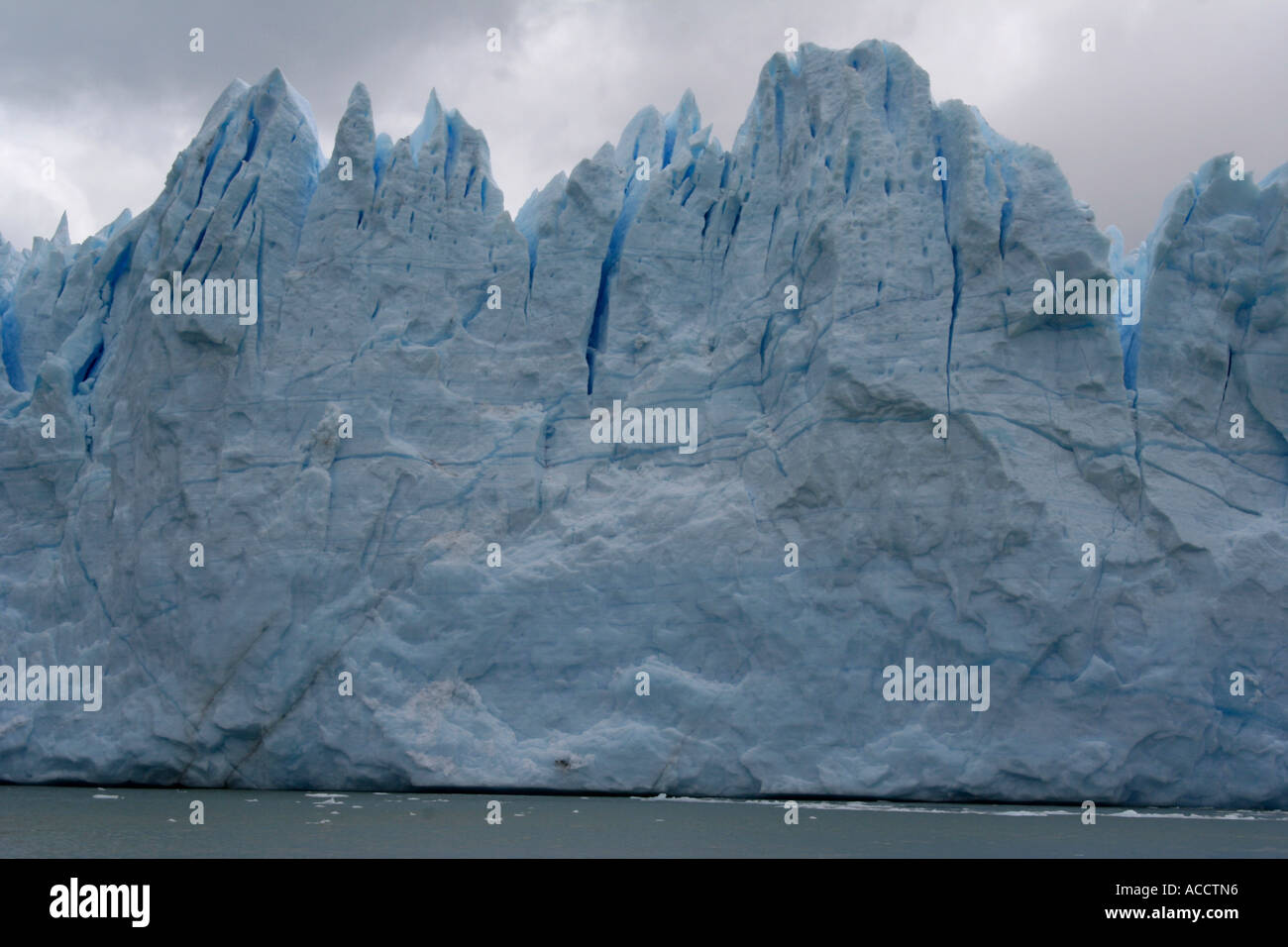 Vista del ghiacciaio Perito Moreno in Patagonia, Argentina, Sud America Foto Stock