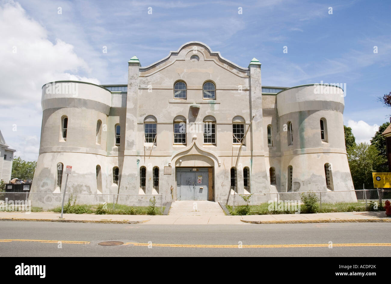 The Armory Building su Highland Avenue Somerville Massachusetts Foto Stock The Armory Building su Highland Avenue Somerville Massachusetts Foto Stock