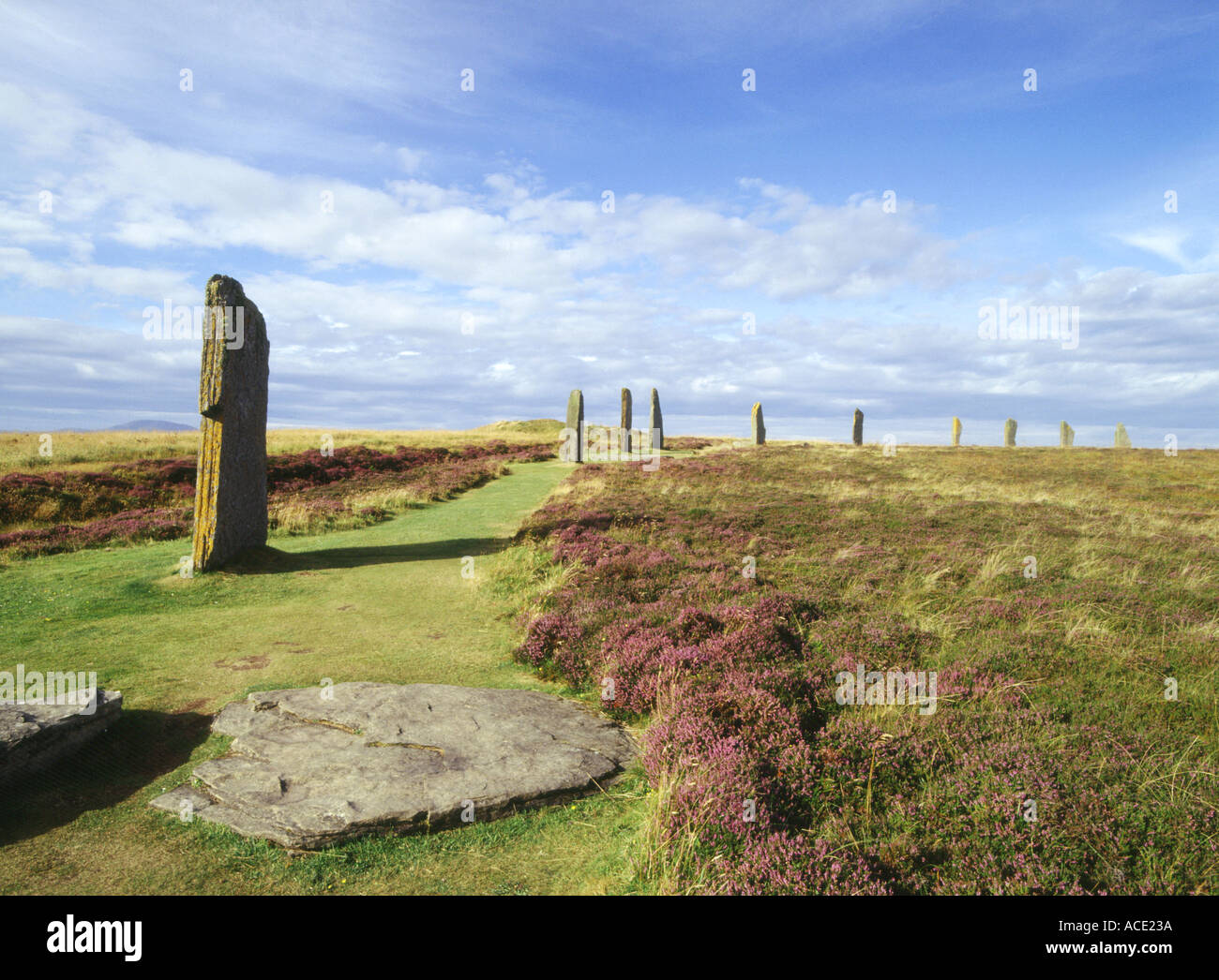 dh Neolitico in piedi pietre ANELLO DI BRODGAR ORKNEY Orkneys unesco patrimonio mondiale siti uk bronzo età era antico sito Foto Stock