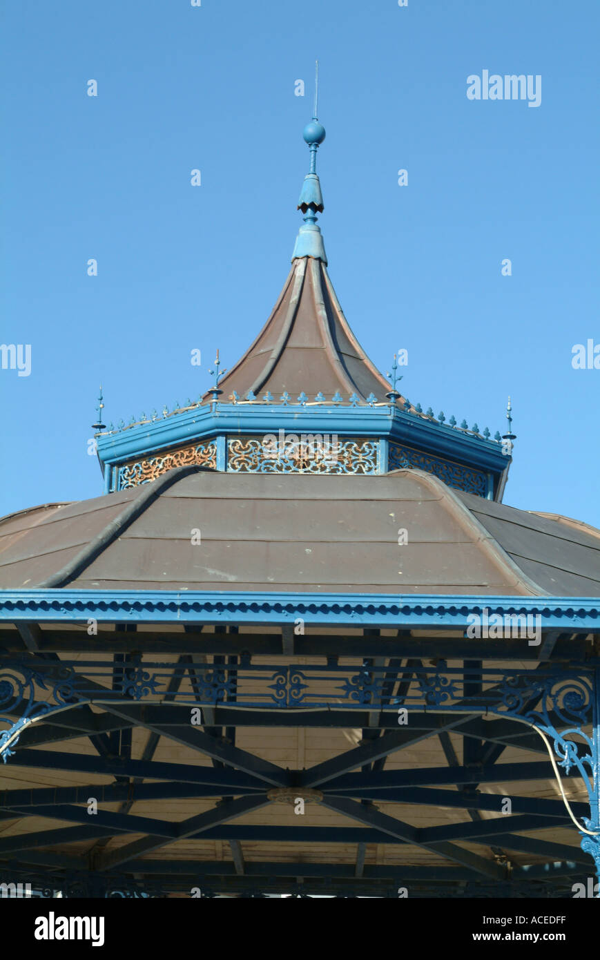 Regency vittoriano Bandstand tetto sul lungomare a Bognor Regis West Sussex England Regno Unito Regno Unito Foto Stock