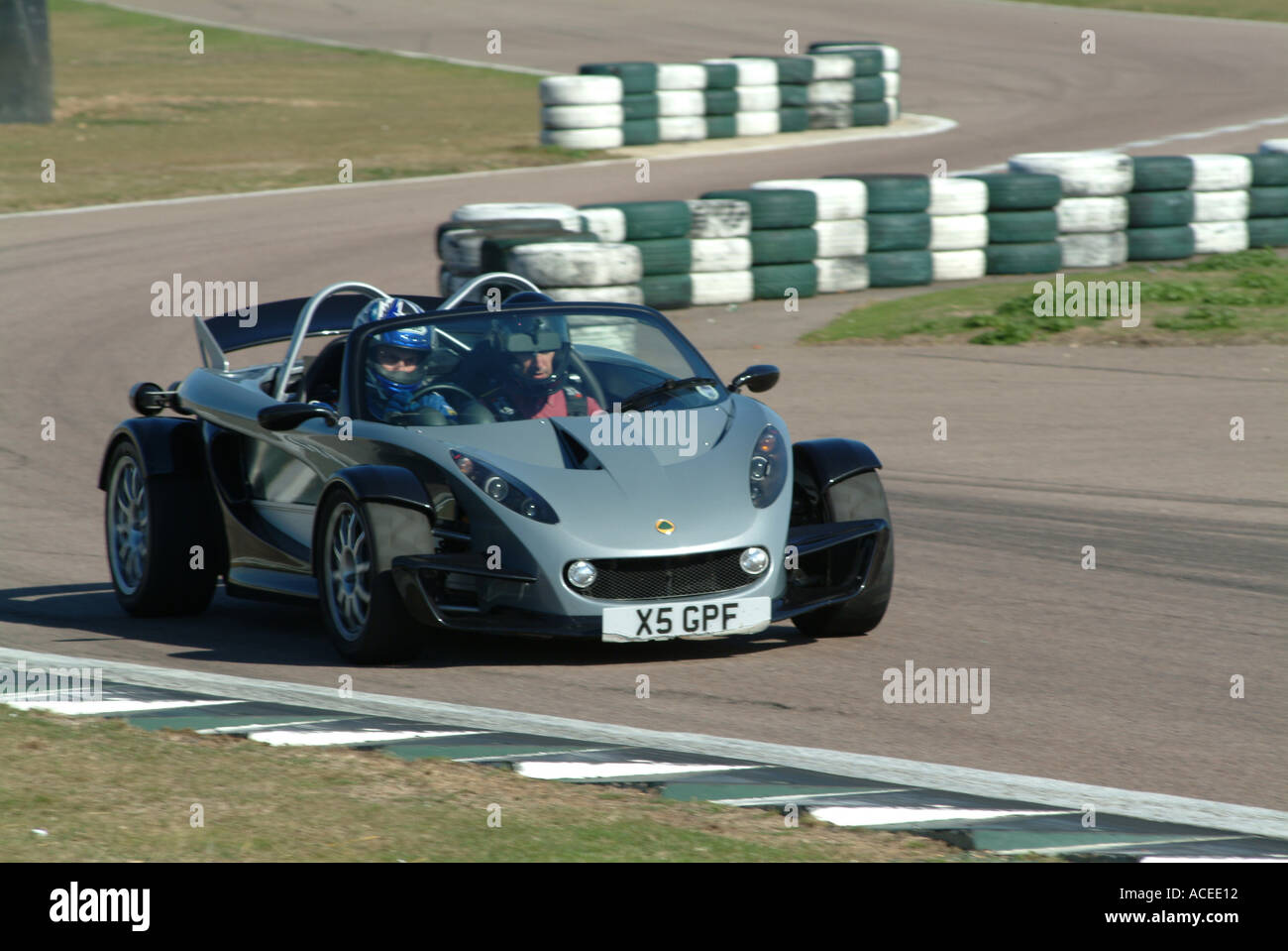 Lotus 340R vettura sportiva sulla via giorno a Goodwood Autodromo West Sussex England Regno Unito Regno Unito Foto Stock