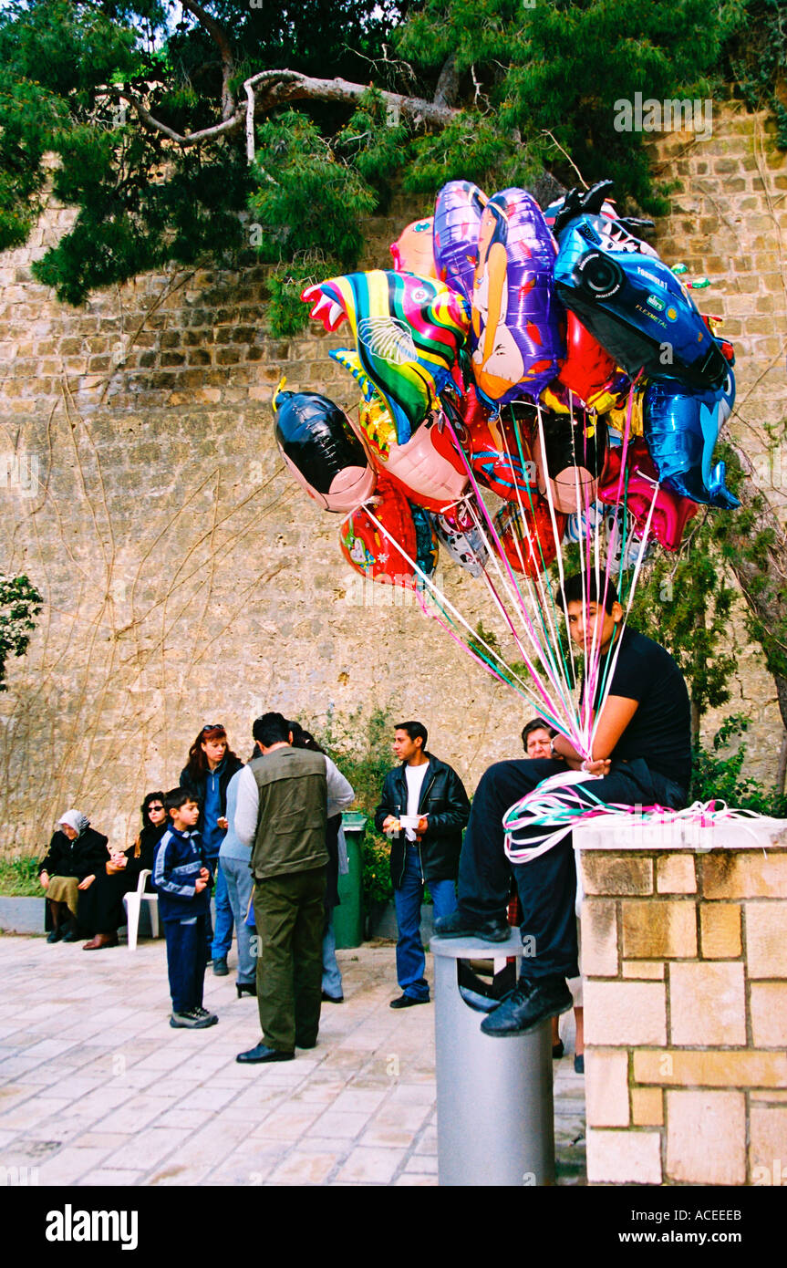 Venditore di palloncini in Heraklion Foto Stock