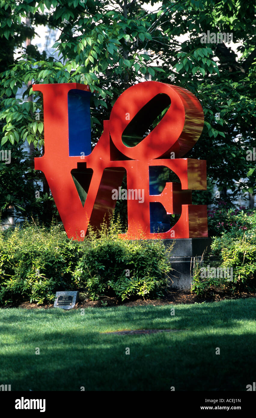 Segno di amore amore scultura Park, John F. Kennedy Plaza, Filadelfia Pennsylvania USA Foto Stock