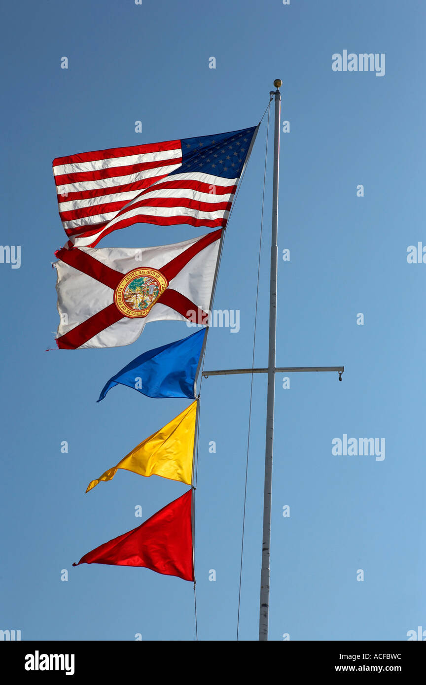 Bandierine americane battenti una bandiera pole St Petersburg florida Stati uniti america stati uniti d'America Foto Stock