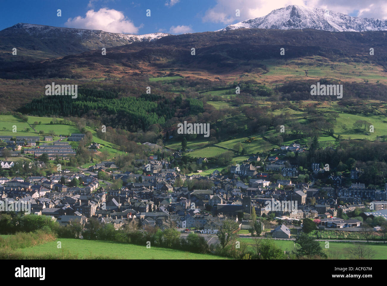 Gwynedd Snowdonia Dolgellau paesaggio rurale terreni Edifici di Campagna città villaggio Terreni agricoli Foto Stock