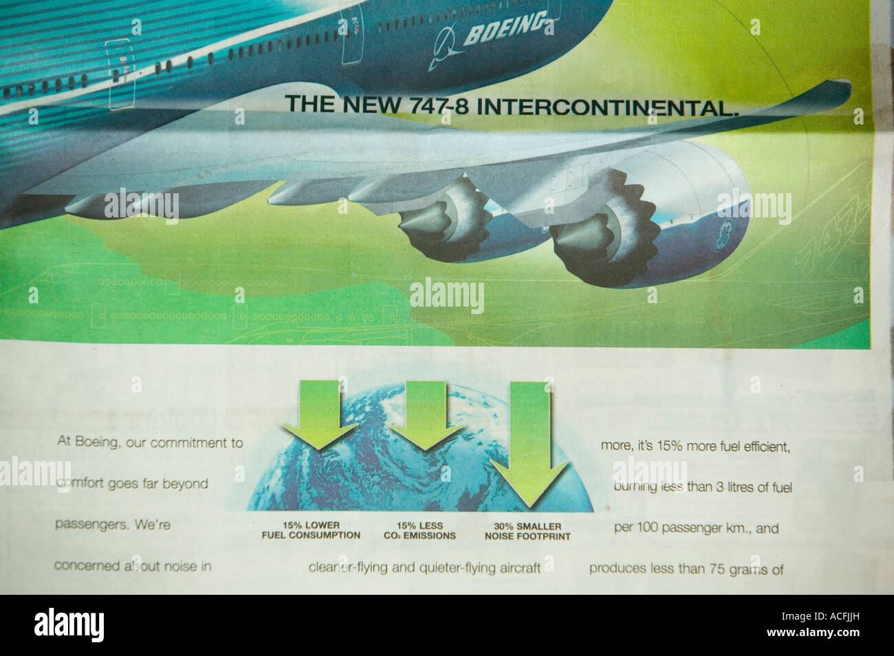 Un annuncio pubblicitario vendendo le credenziali ecologiche di un jet Boeing Foto Stock