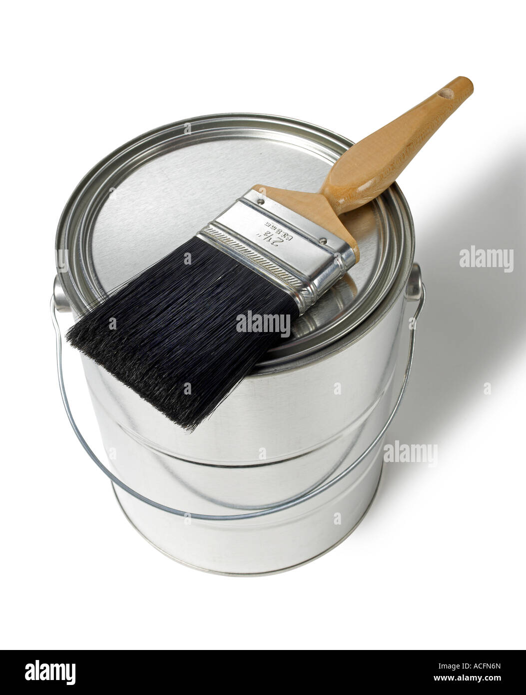 La vernice può e spazzola Foto Stock