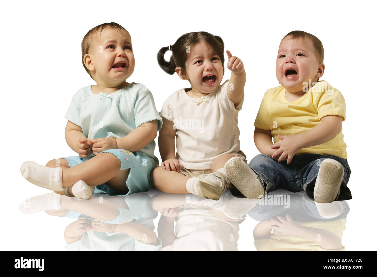 Bambini Che Piangono Foto Stock Alamy