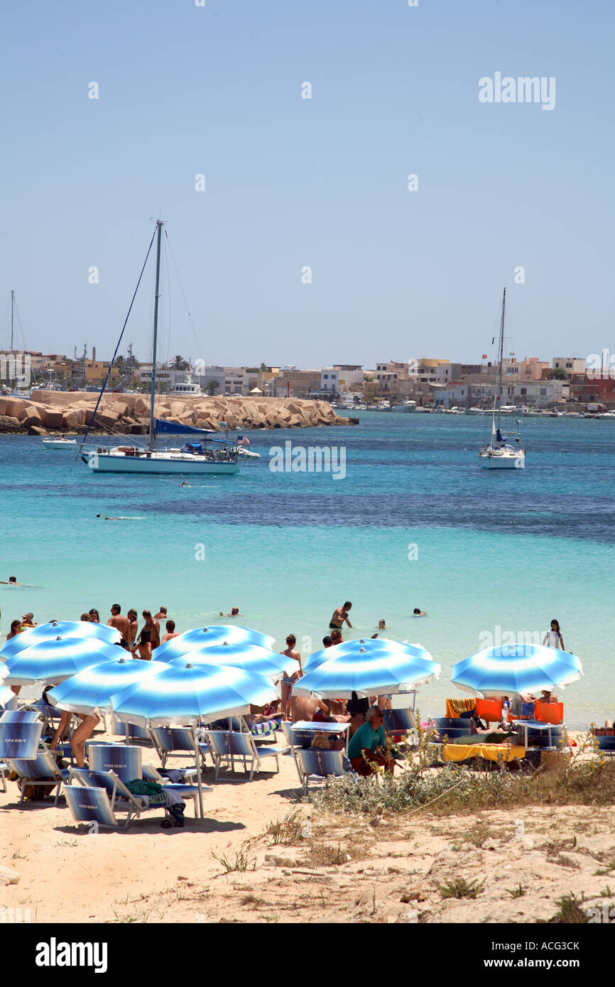 Spiaggia Della Guitgia A Lampedusa Sicilia Italia Durante La