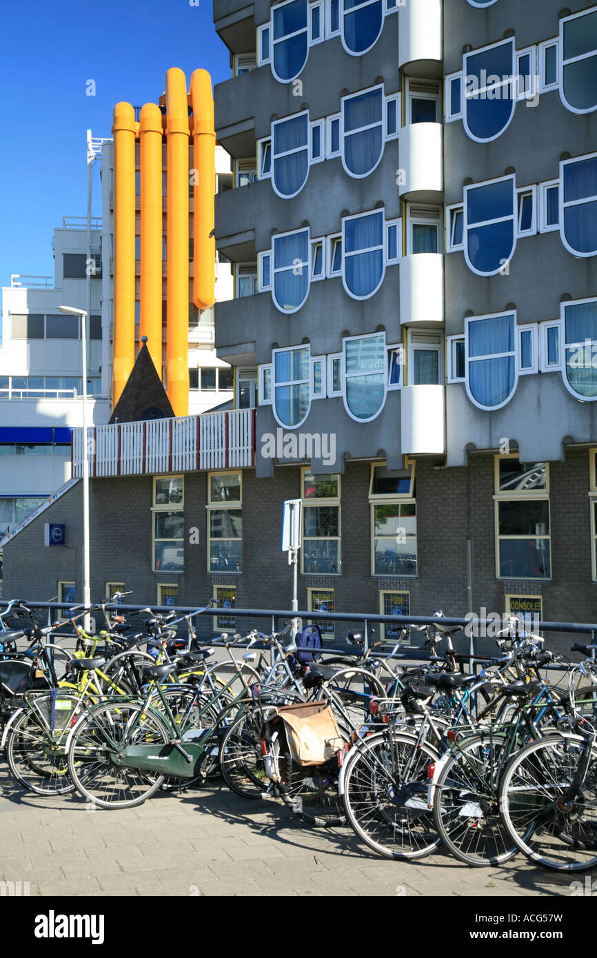 Bicicletta o Parcheggio bici a Rotterdam, Olanda, Europa Foto Stock