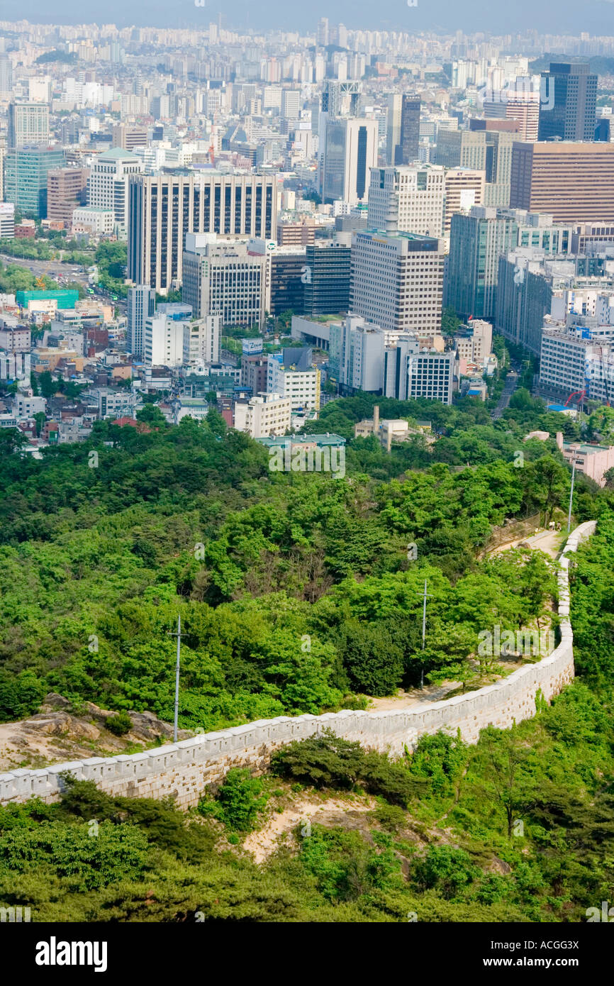 Vista di Seoul da Mura Seoul COREA DEL SUD Foto Stock