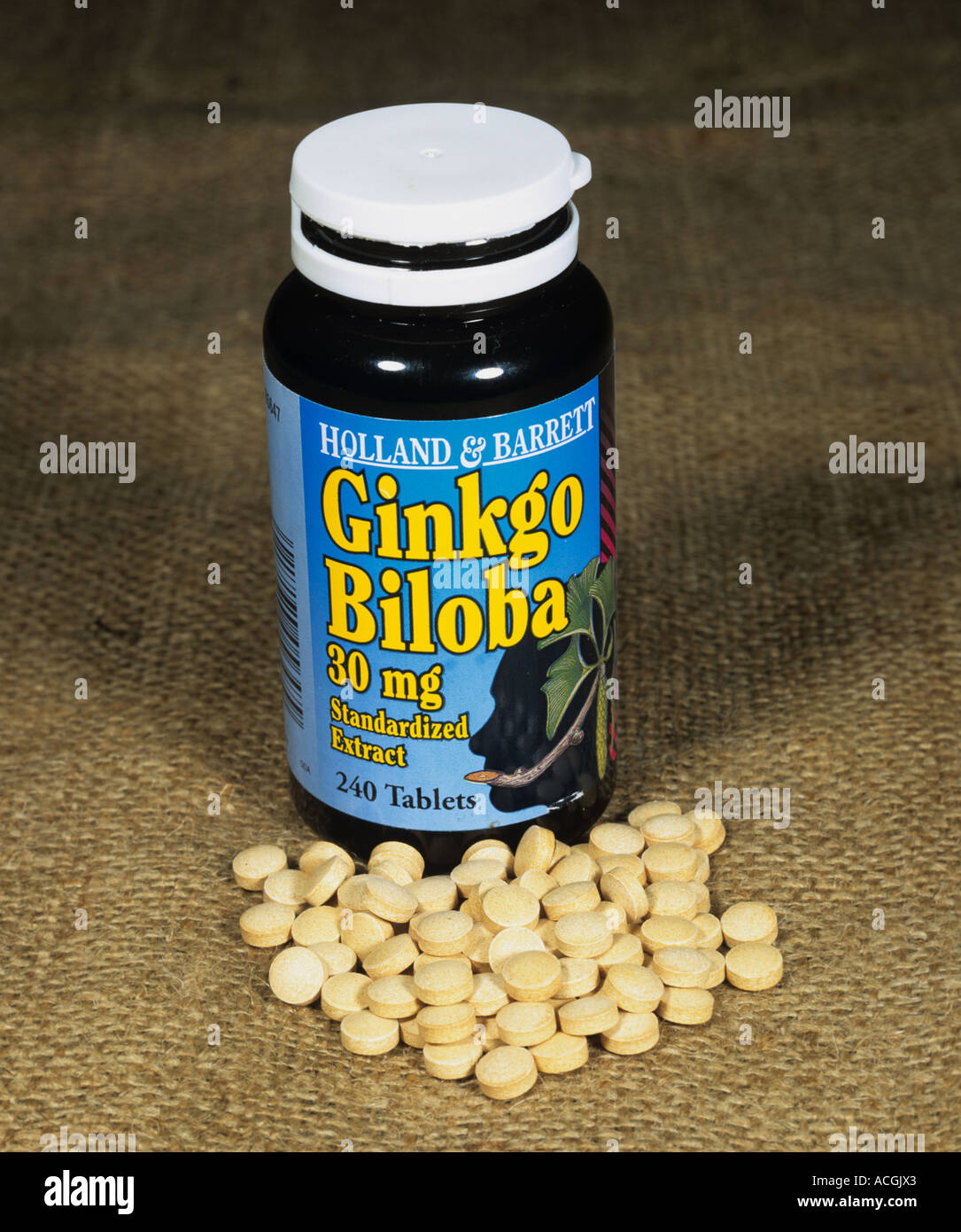 Bottiglia di vendita al dettaglio di gingko biloba compresse Foto Stock