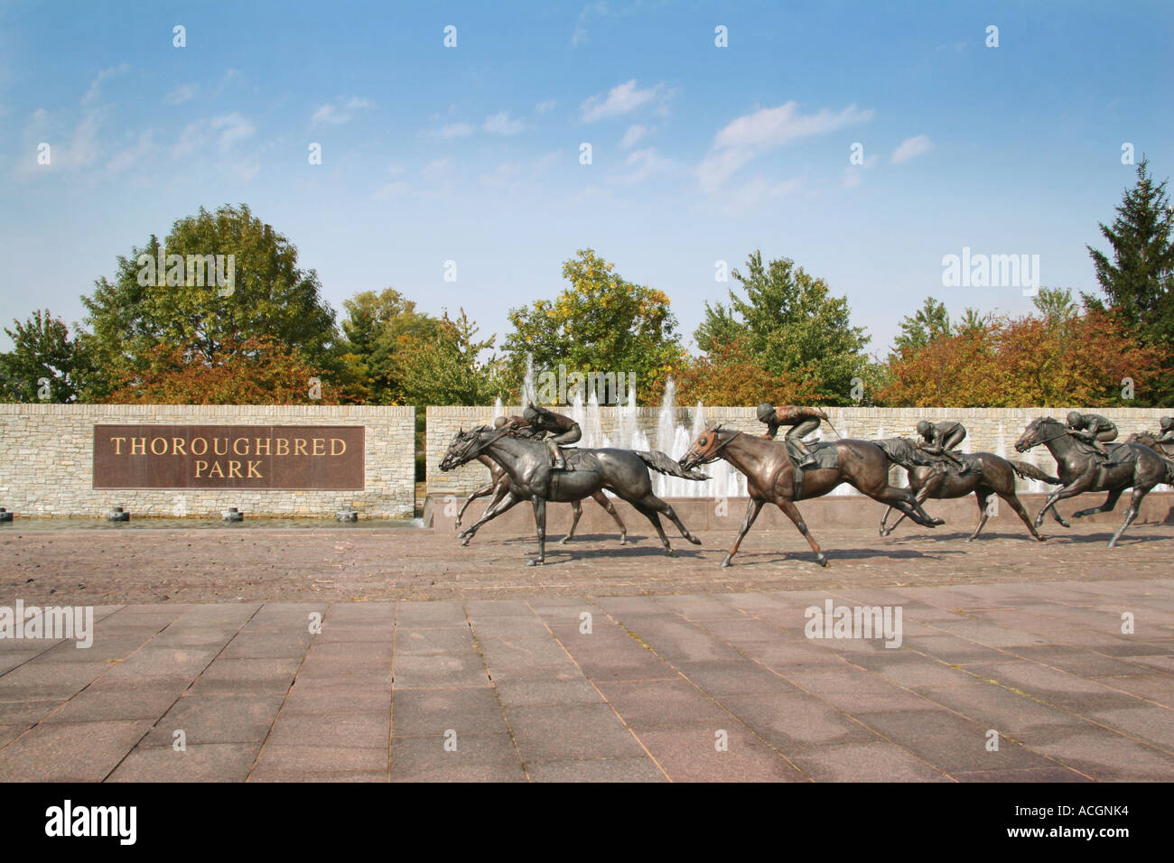 Thoroughbred Park Lexington Kentucky statue in bronzo di ricreare un cavallo di razza Foto Stock