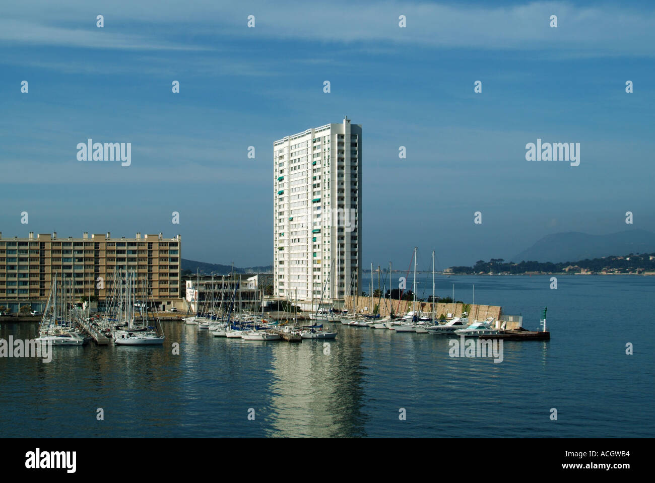 Tolone waterside alloggiamento blocchi di appartamenti e Foto Stock