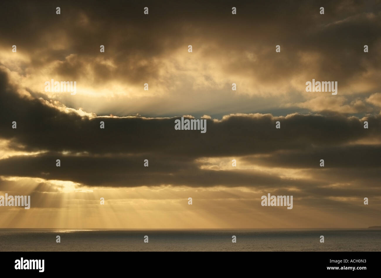 Tramonto sul mare vicino a Port Campbell in Victoria Australia Foto Stock