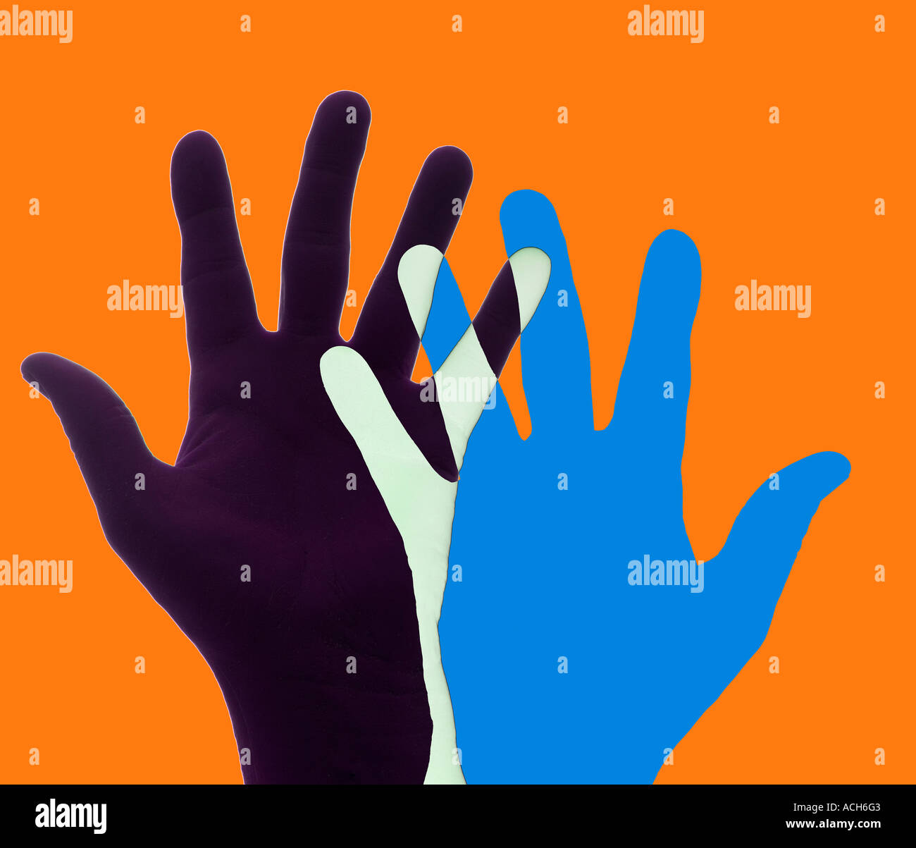 Concettuale astratto vista di due mani di sovrapposizione di colori diversi Foto Stock