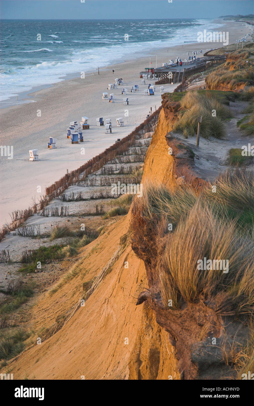Cliff Rotes Kliff presso la costa occidentale di Sylt al tramonto, Schleswig Holstein, Germania Foto Stock