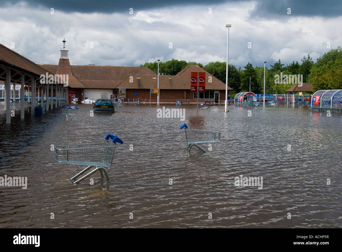 In un invaso Supermarlet Parcheggio Auto Foto Stock