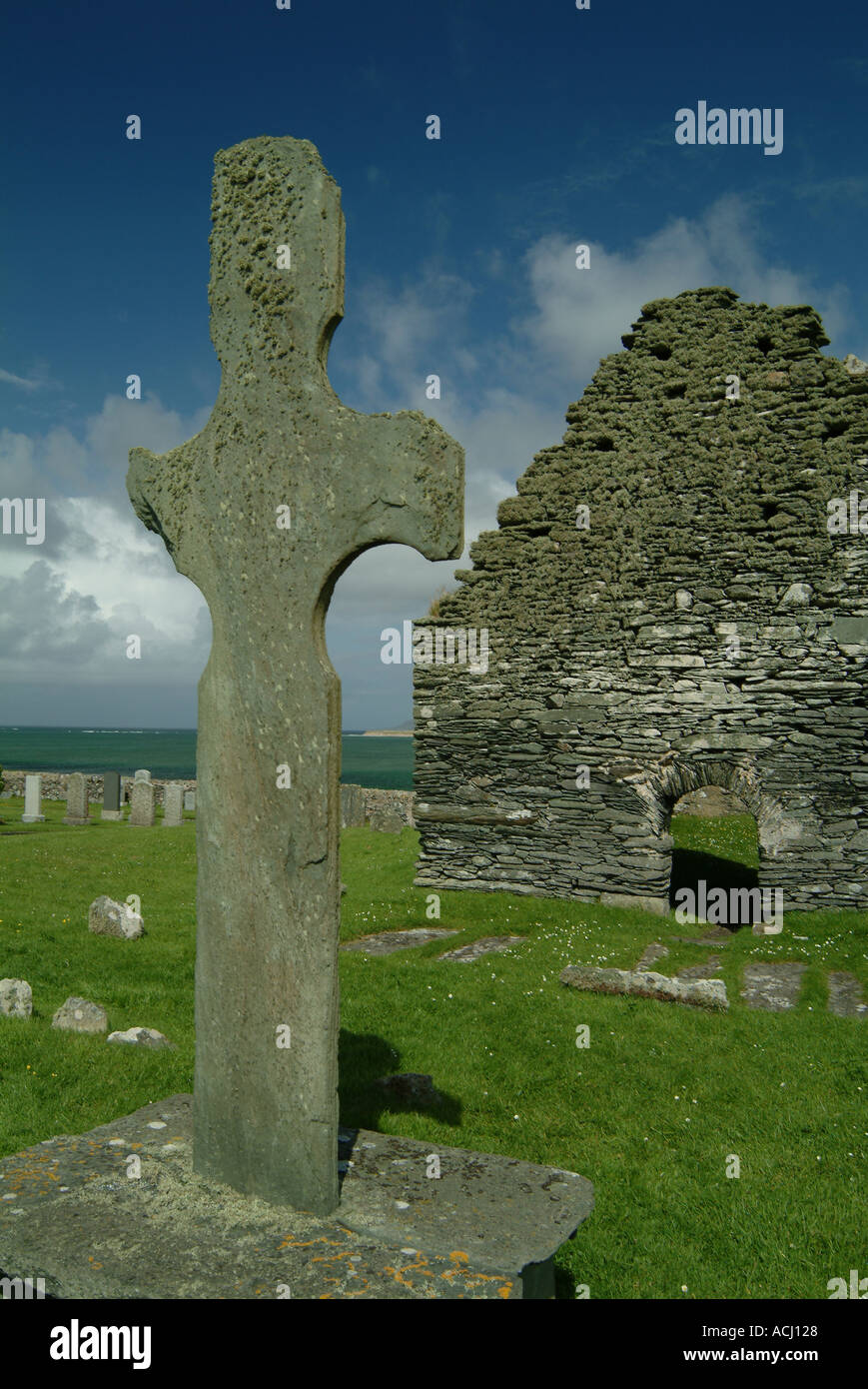 Regno Unito Scozia Argyll isola di Islay Kilnave Croce e antica cappella a Ardnave Foto Stock