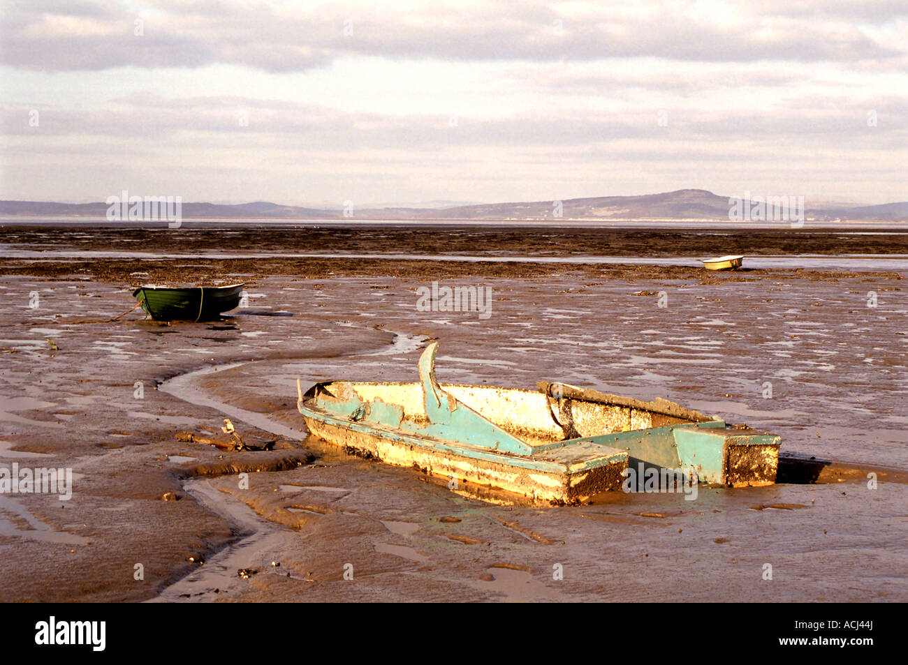 Barca affondata nel velme, Morecambe Bay, Lancashire, Regno Unito Foto Stock