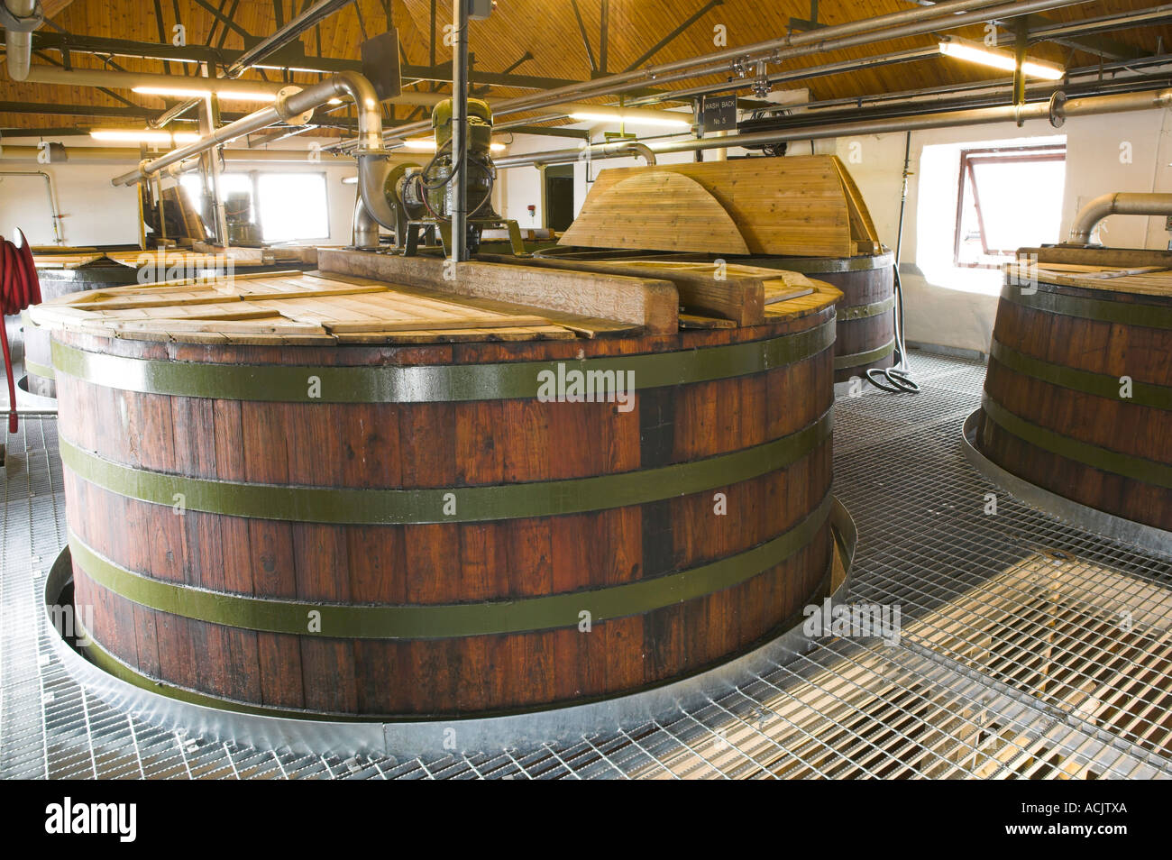 Ardbeg Distillery, vicino a Port Ellen, Isle of Islay, Argyll and Bute, Scozia. Il Tun Room Foto Stock