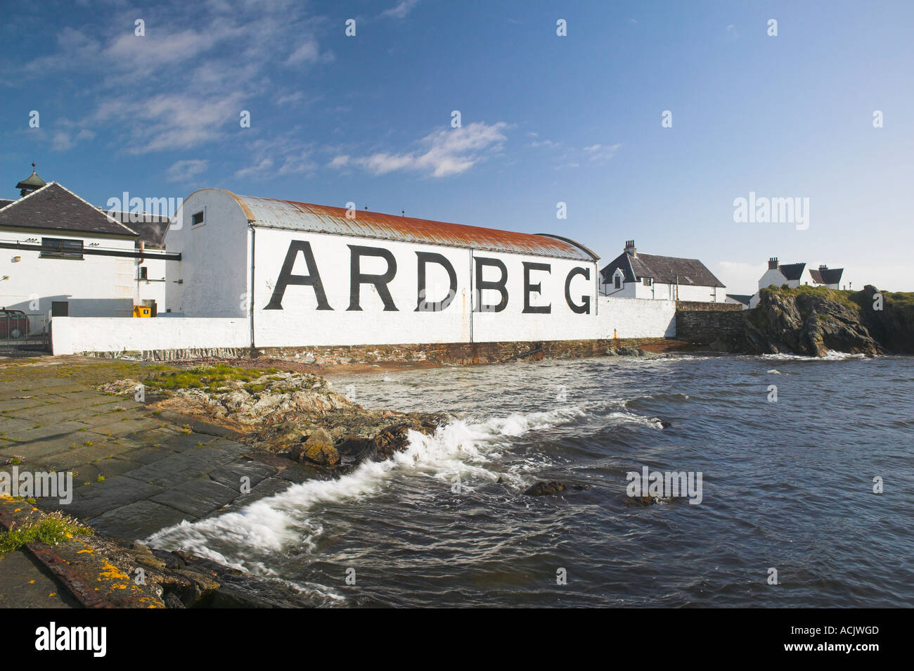La Distilleria Ardbeg vicino a Port Ellen, Isle of Islay, Argyll and Bute, Scozia Foto Stock