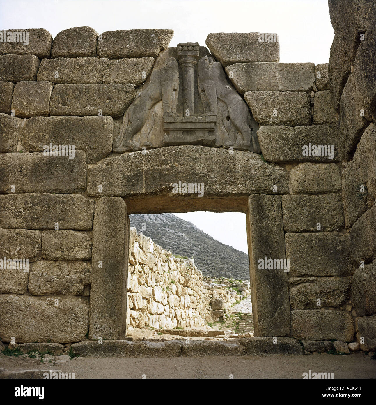 Geografia / viaggio, Grecia, Micene, cancello del leone, (costruito 1250 a.C.), vista, vista esterna, accesso al castello del re, castello di Agamemnon, primi scavi di Heinrich Schliemann 1874 - 1876, Foto Stock