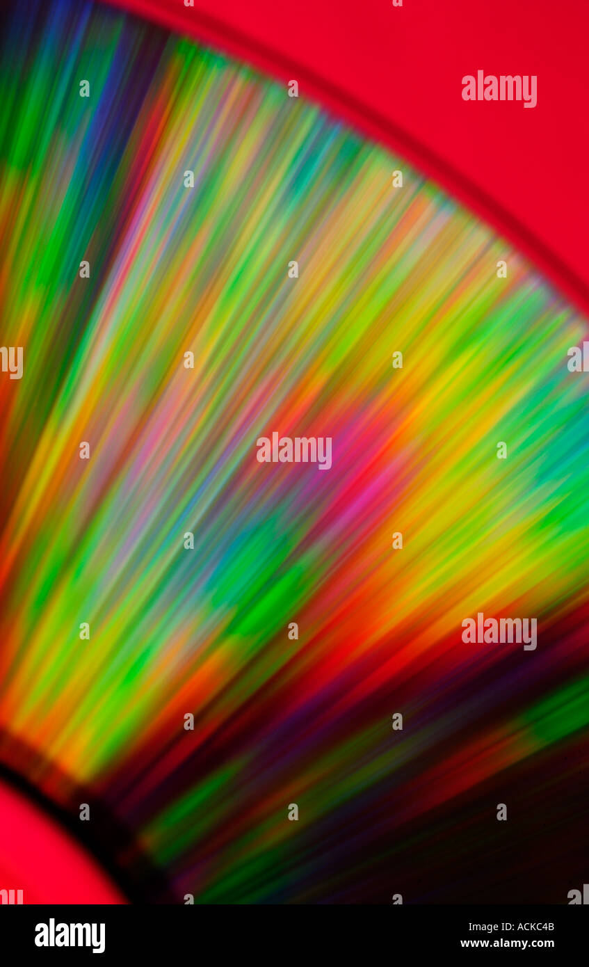 Colori luminosi e riflettendo su un compact disk CD Foto Stock
