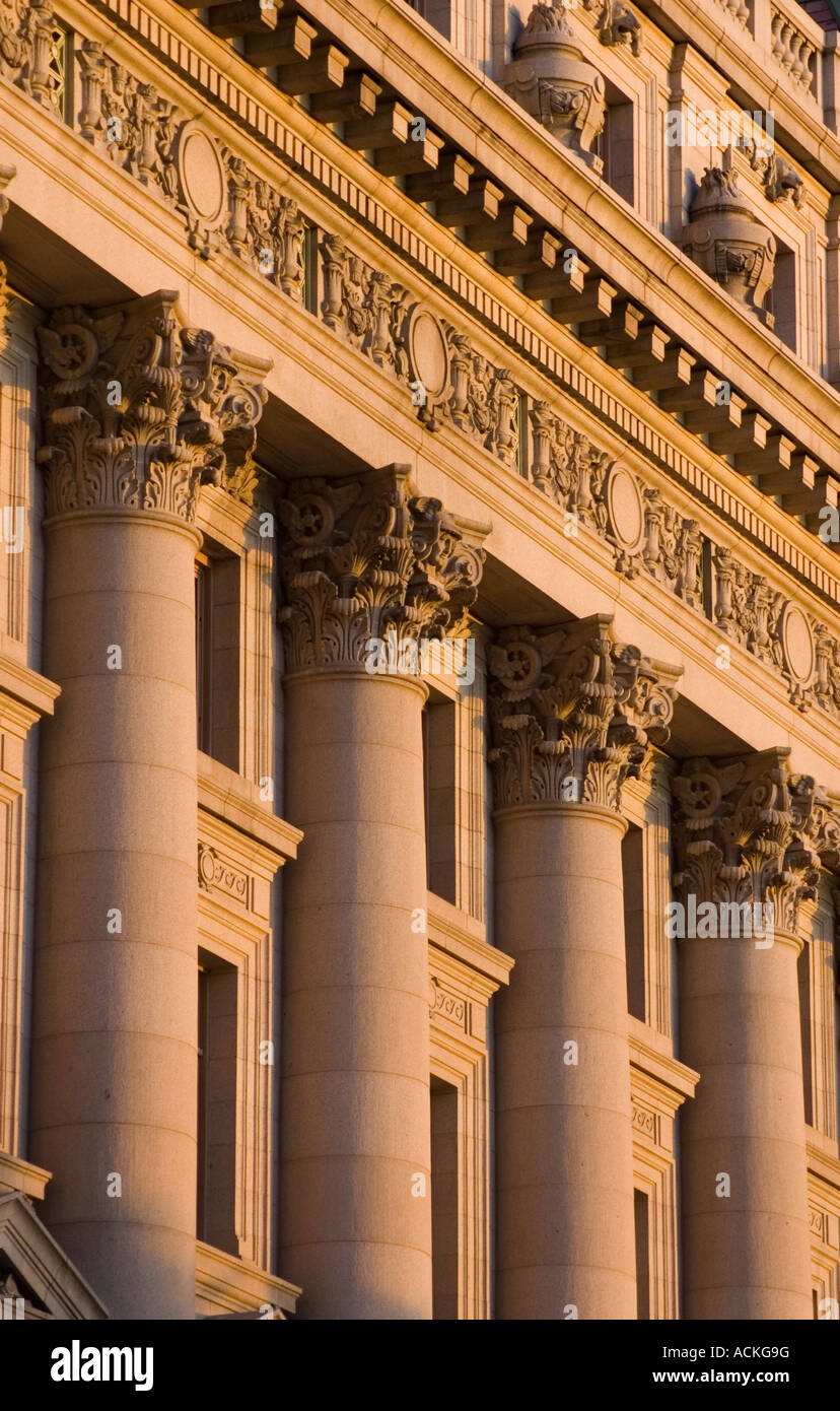 Dettaglio delle colonne del Museo Nazionale degli indiani americani Smithsonian Institution, Batteria District di New York City e New York Foto Stock