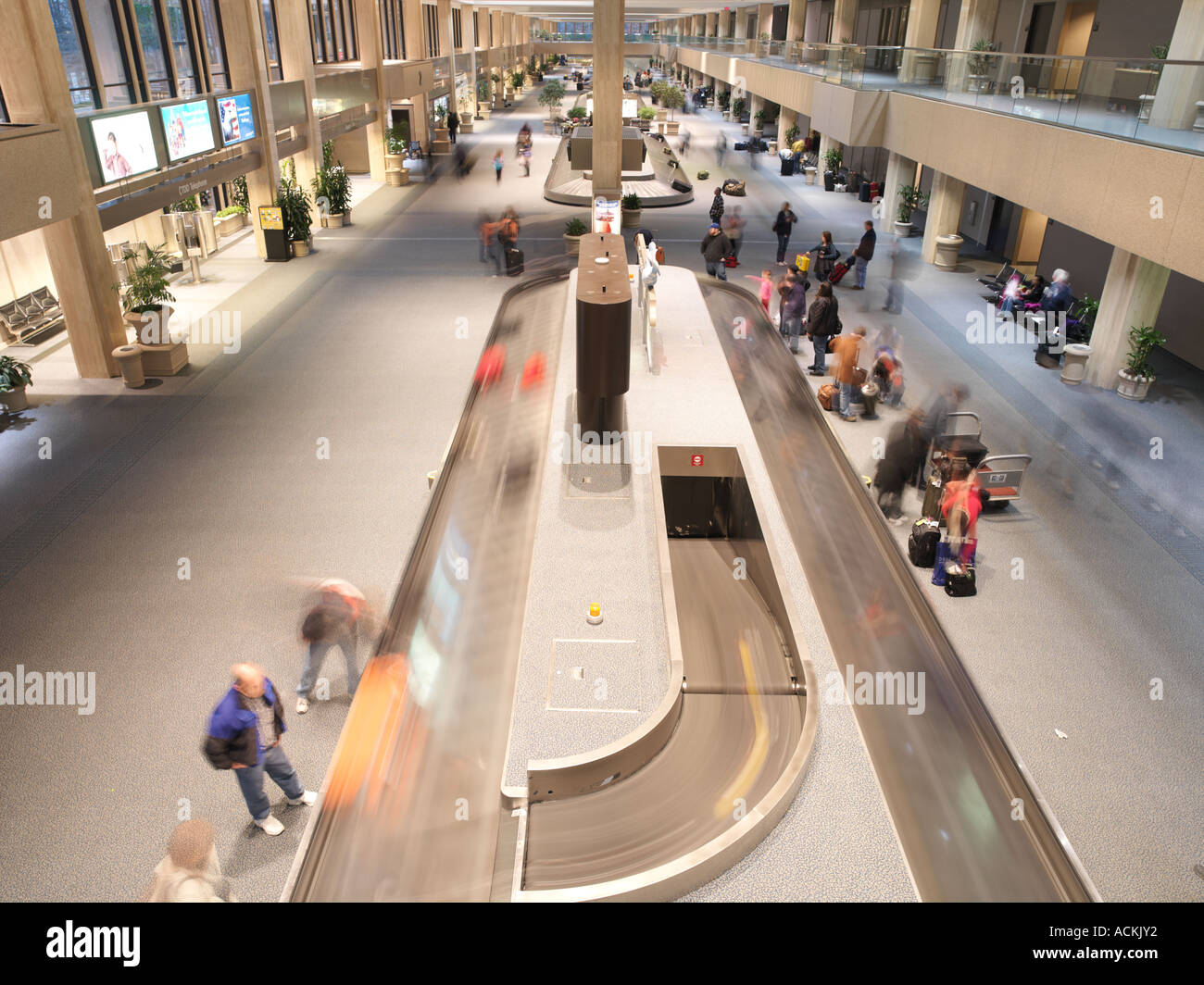 Il reclamo bagagli all'Aeroporto Internazionale di Norfolk ORF Norfolk Virginia Foto Stock