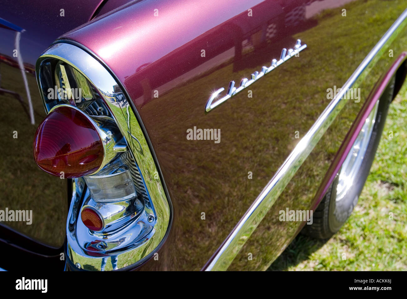 Fanale posteriore rosso con nome auto classica immagini e fotografie stock  ad alta risoluzione - Alamy