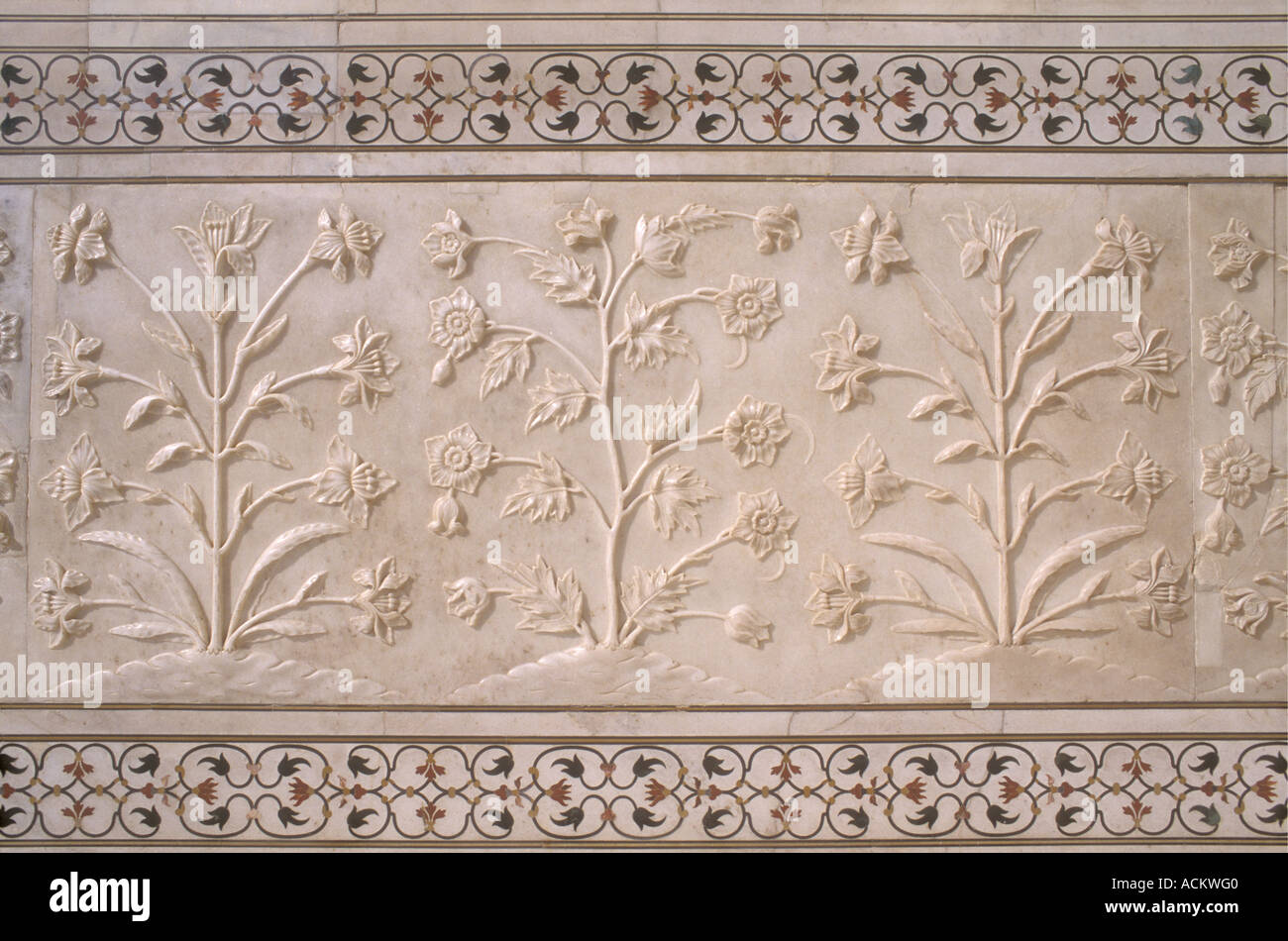 Close up dettaglio della fine rilievo inciso il carving del Taj Mahal Agra Uttar Pradesh, India Foto Stock