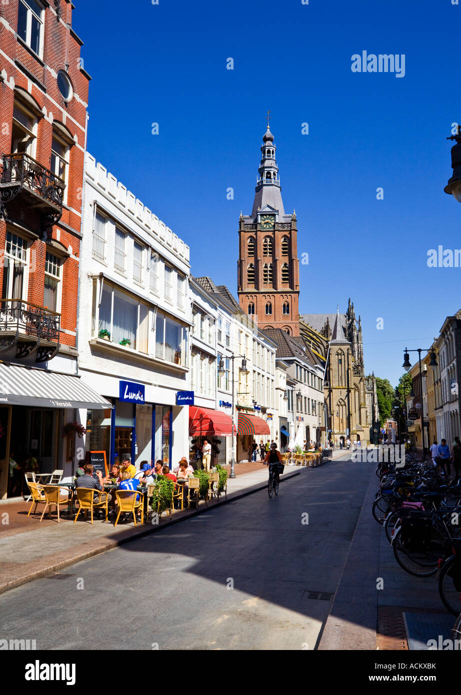 St Jans cattedrale in s-Hertogenbosch, capitale del Nord Brabante regione, nei Paesi Bassi, in Europa a partire dal centro della città Foto Stock