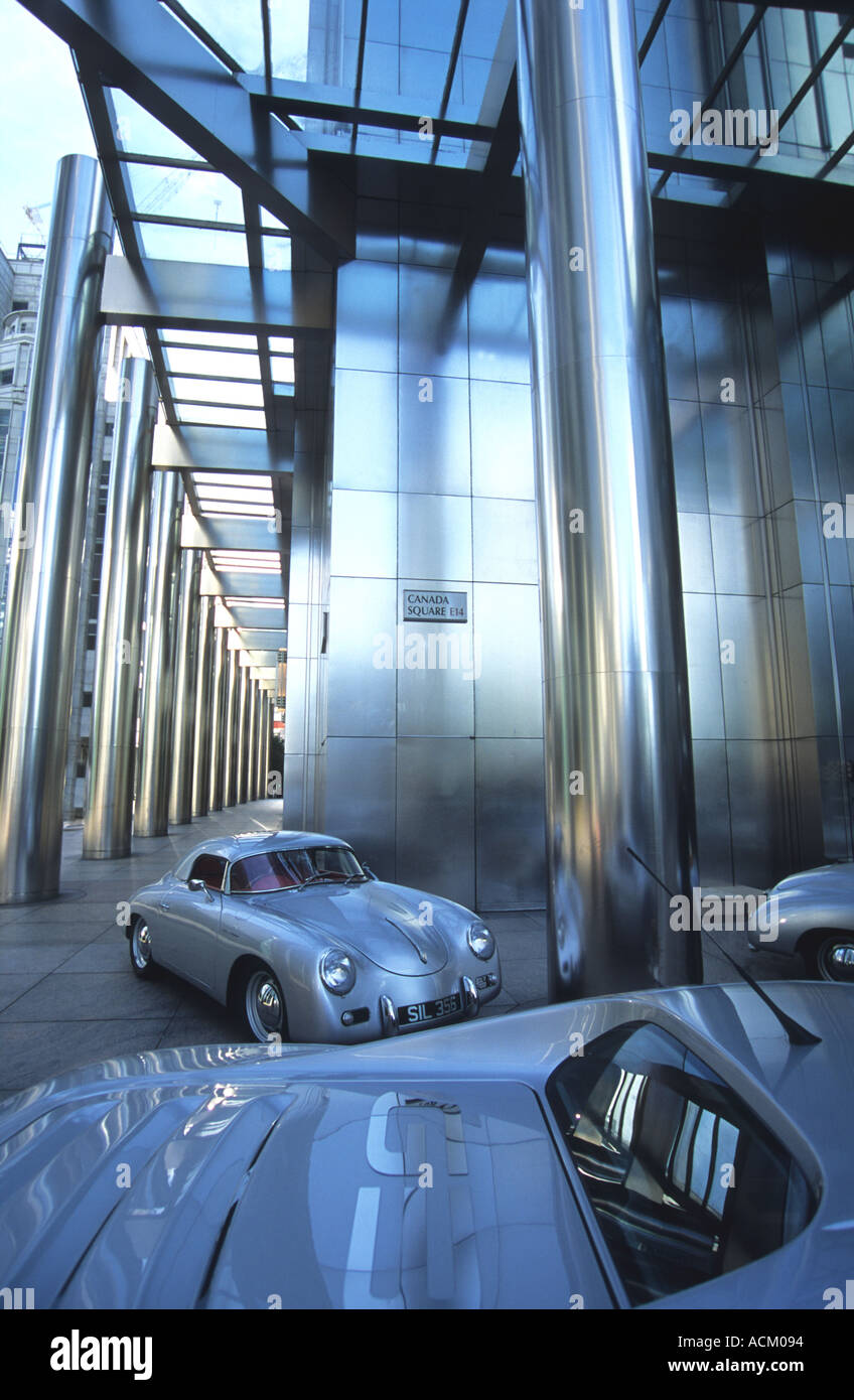 Porsche dal Canada Tower Docklands Londra REGNO UNITO Foto Stock