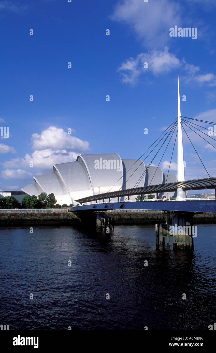 Scozia Glasgow il Clyde Auditorium conosciuto come l'Armadillo Foto Stock