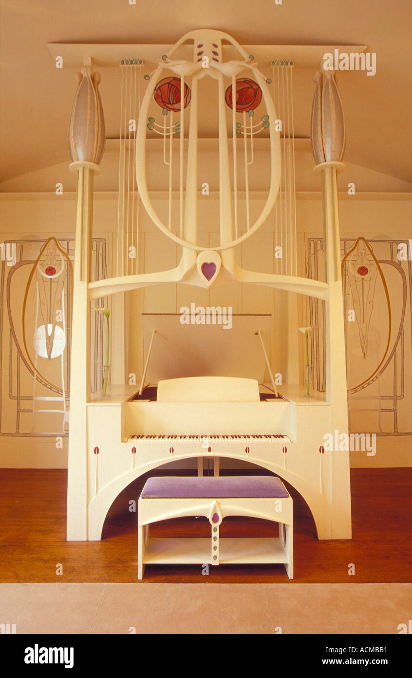 Scozia Glasgow Il pianoforte presso la sala della musica in casa per gli amanti dell arte progettata da Charles Rennie Mackintosh Foto Stock