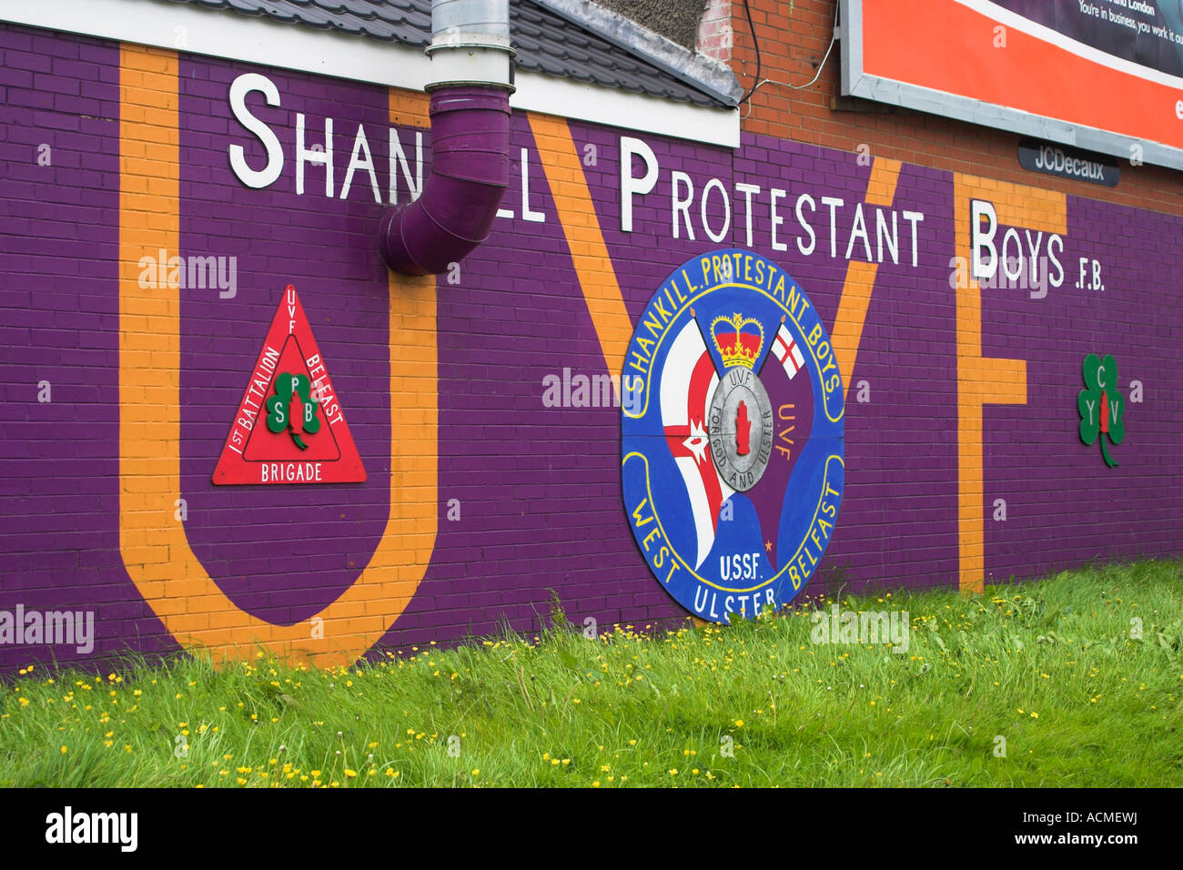 UVF murale UVF Ulster Volunteer Force e SPB Shankill protestante murale Boys Northumberland Street off Shankill Road Foto Stock