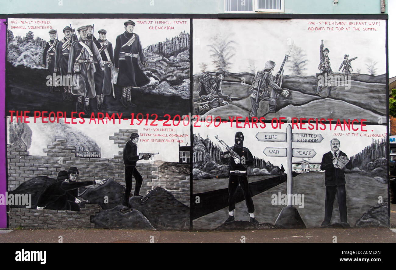 90 anni di resistenza di un murale lealisti Canmore Street off Shankill Road Foto Stock